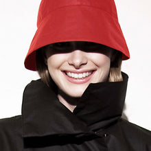 Lade das Bild in den Galerie-Viewer, red waterproof hat